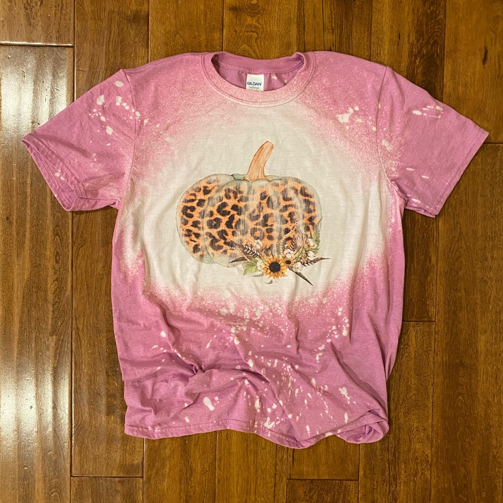Leopard Pumpkin Bleached T-shirt / Fall T-shirt